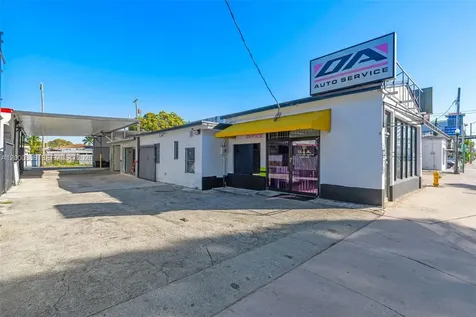 3219 SW 8th Street Miami FL 33135