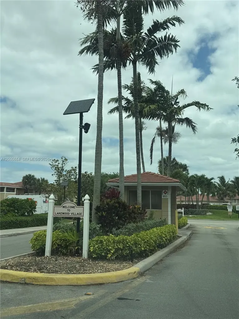 10228 Twin Lakes Drive Coral Springs FL 33071