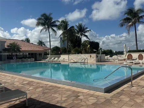 20000 E Country Club Drive Aventura FL 33180