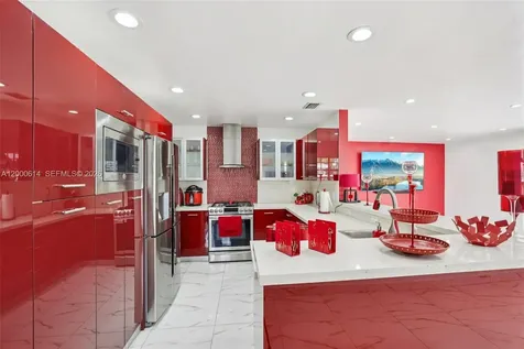 1900 SW 87th Court Miami FL 33165