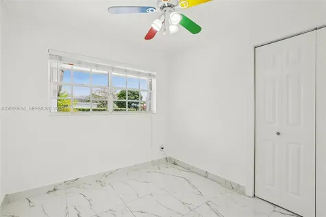 1900 SW 87th Court Miami FL 33165