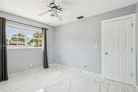 1900 SW 87th Court Miami FL 33165