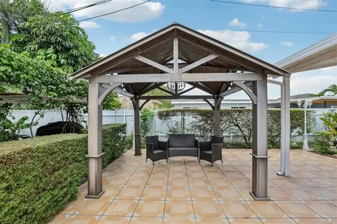 1900 SW 87th Court Miami FL 33165