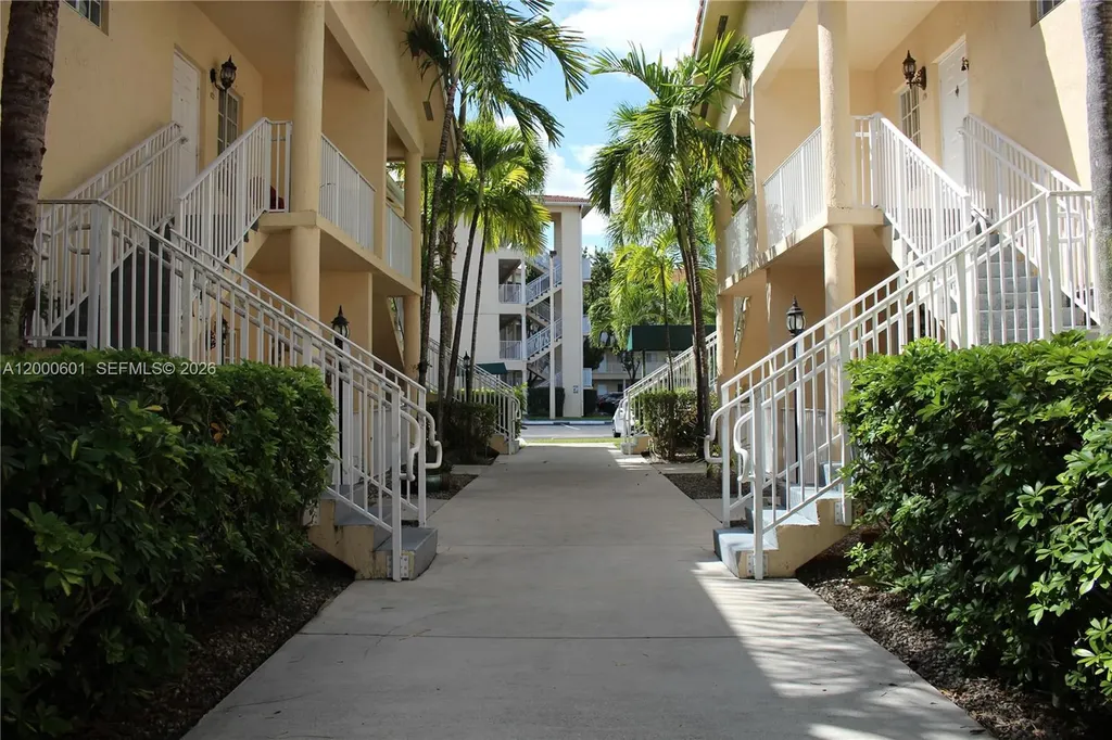 6962 NW 179th Street Hialeah FL 33015