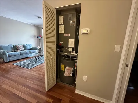 6841 SW 44th Street Miami FL 33155