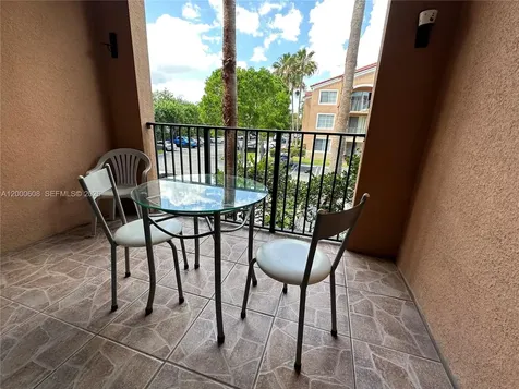 6841 SW 44th Street Miami FL 33155