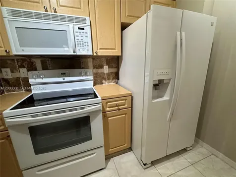 6841 SW 44th Street Miami FL 33155