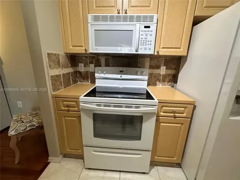 6841 SW 44th Street Miami FL 33155