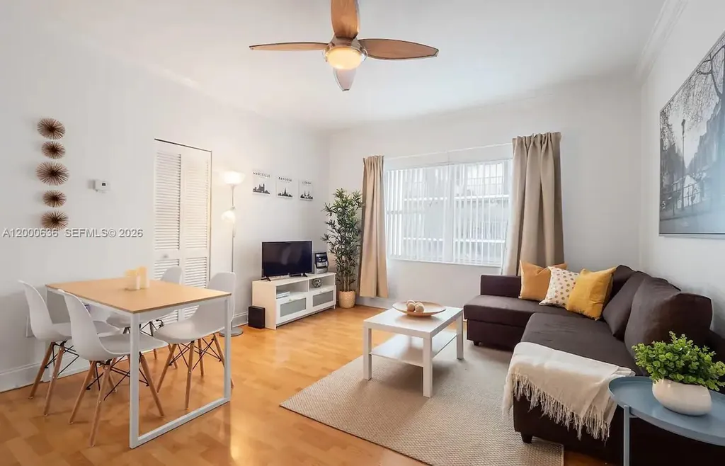 2615 Collins Avenue Miami Beach FL 33140