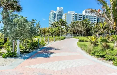 2615 Collins Avenue Miami Beach FL 33140