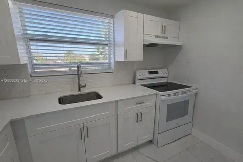 629 SW 10th Street Miami FL 33130