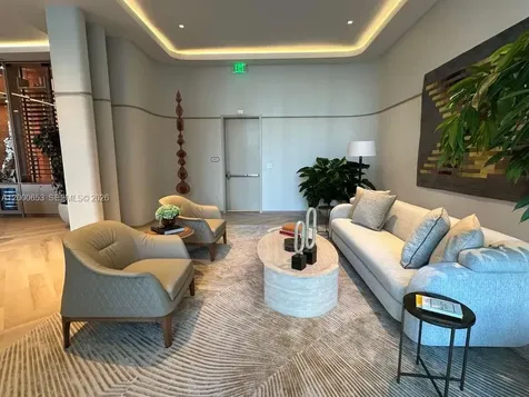 77 SE 5th Street Miami FL 33131