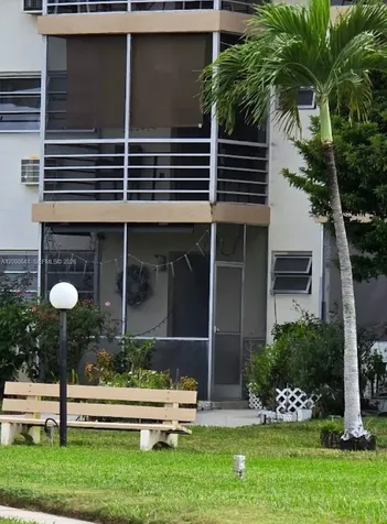 16900 NE 14 Miami FL 33162