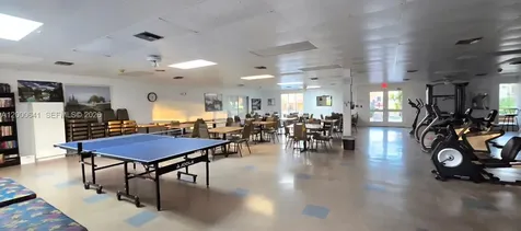 16900 NE 14 Miami FL 33162
