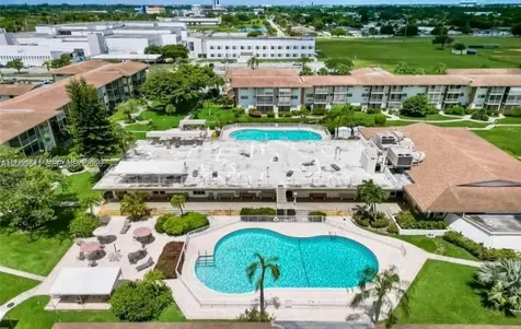 16900 NE 14 Miami FL 33162