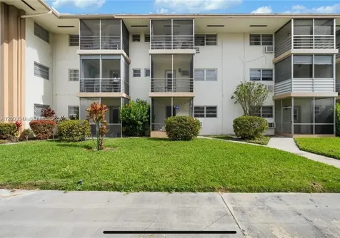 16900 NE 14 Miami FL 33162