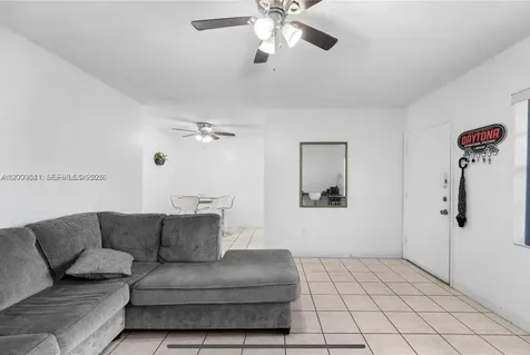 16900 NE 14 Miami FL 33162