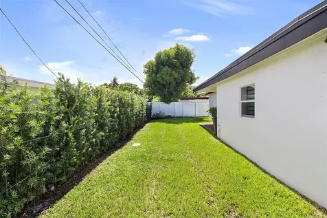 18361 NE 20th Place North Miami Beach FL 33179
