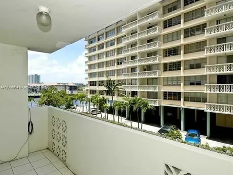 1833 S Ocean Drive Hallandale Beach FL 33009