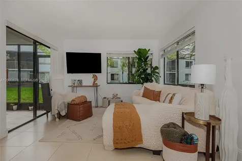 159 Lakeview Drive Weston FL 33326