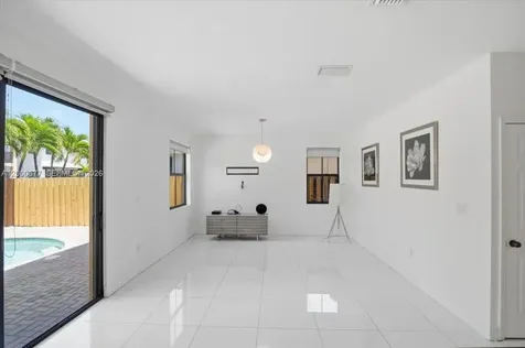 9777 NW 8th Terrace Miami FL 33172