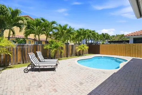 9777 NW 8th Terrace Miami FL 33172