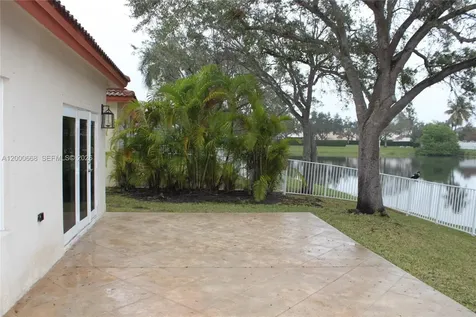 1325 NW 192nd Terrace Pembroke Pines FL 33029