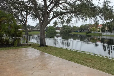 1325 NW 192nd Terrace Pembroke Pines FL 33029