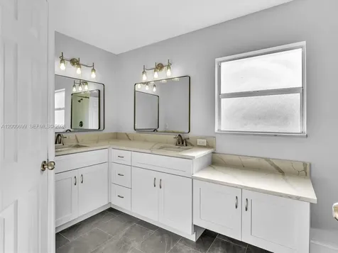 2022 NW 9th Terrace Cape Coral FL 33993