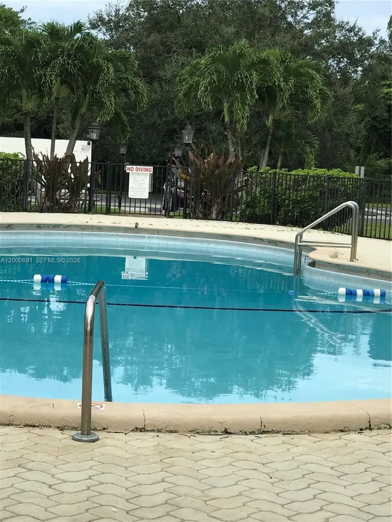 15201 NE 6th Avenue Miami FL 33162