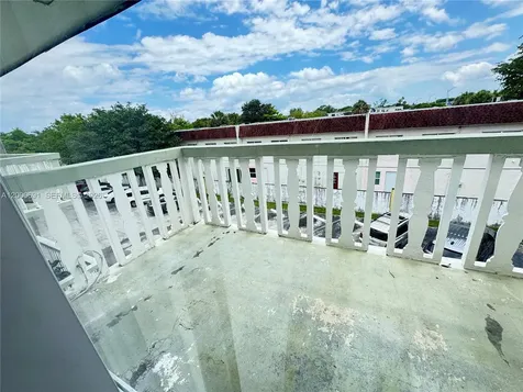 15201 NE 6th Avenue Miami FL 33162
