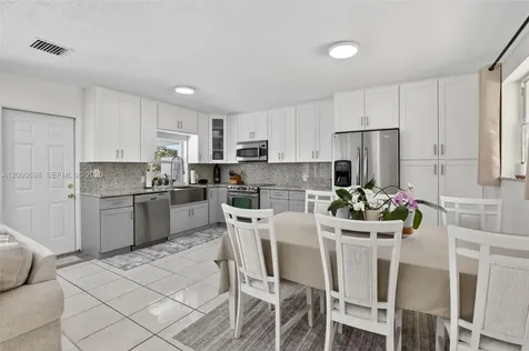 292 SW 52nd Avenue Plantation FL 33317