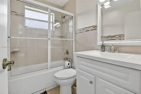 292 SW 52nd Avenue Plantation FL 33317