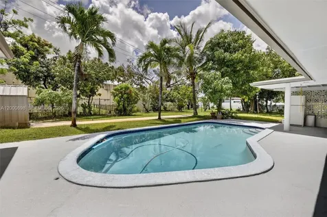 292 SW 52nd Avenue Plantation FL 33317