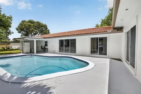 292 SW 52nd Avenue Plantation FL 33317