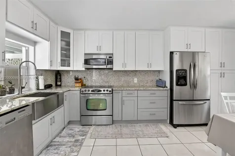 292 SW 52nd Avenue Plantation FL 33317