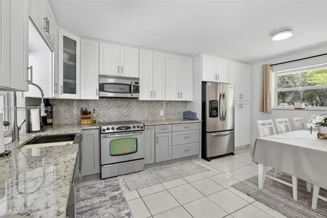 292 SW 52nd Avenue Plantation FL 33317