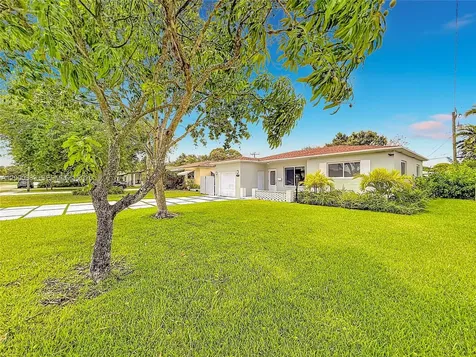 1979 NE 176 North Miami Beach FL 33162