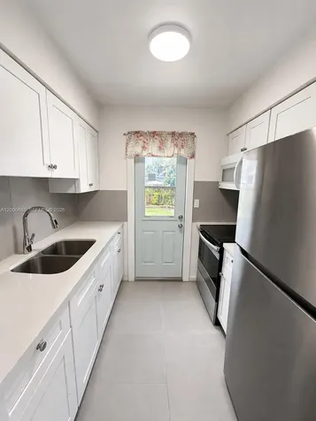 2550 NE 182nd Street North Miami Beach FL 33160