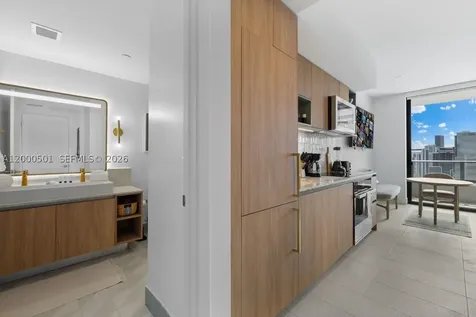 159 NE 6 St Street Miami FL 33132