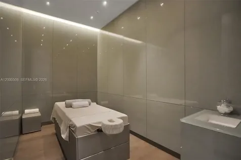 18975 Collins Avenue Sunny Isles Beach FL 33160