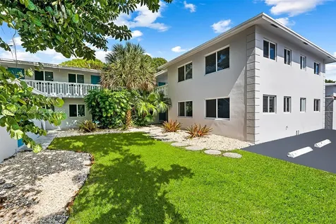 2616 NE 14 Avenue Wilton Manors FL 33334