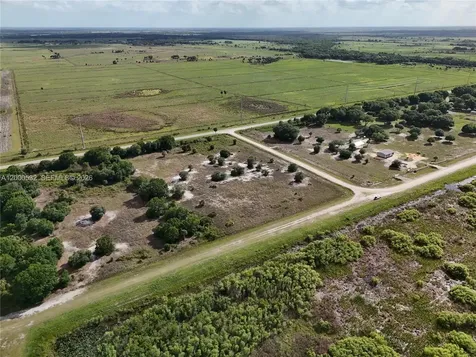 16734 NW 242nd Okeechobee FL 34972