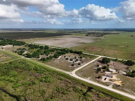 16734 NW 242nd Okeechobee FL 34972