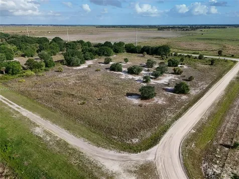 16734 NW 242nd Okeechobee FL 34972