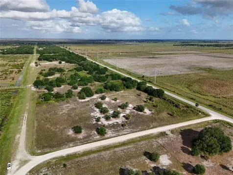 16734 NW 242nd Okeechobee FL 34972