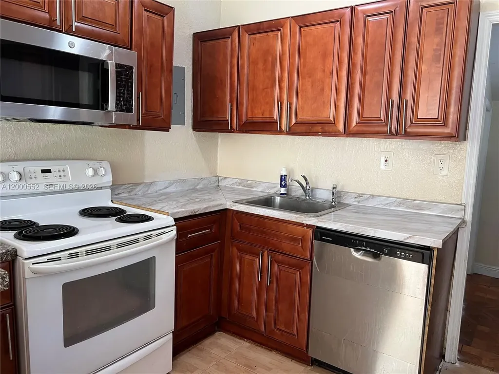 931 NW 34th Way Lauderhill FL 33311