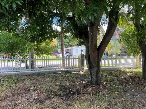 931 NW 34th Way Lauderhill FL 33311
