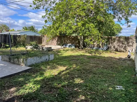 931 NW 34th Way Lauderhill FL 33311
