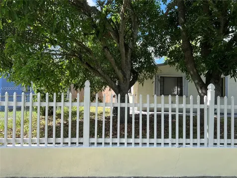 931 NW 34th Way Lauderhill FL 33311